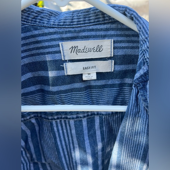 Blue Madewell Short Sleeve button up. Men’s Medium. In used condition. - Picture 3 of 3